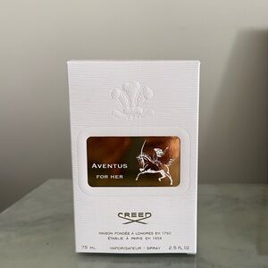 Creed Aventus presentation box